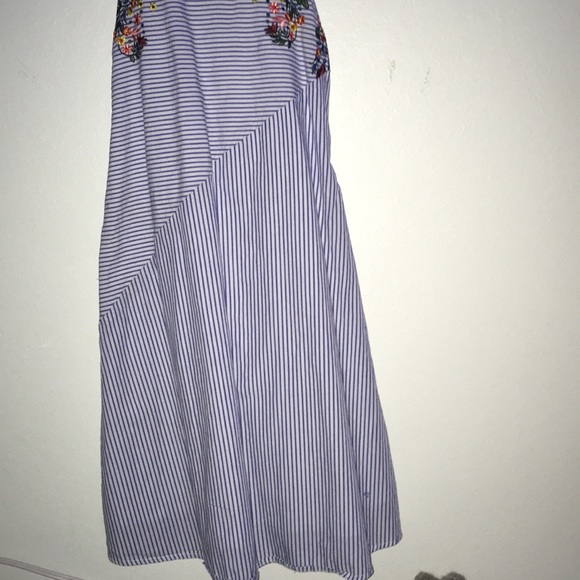 Pretty Floral Dress - Picture 7 of 8